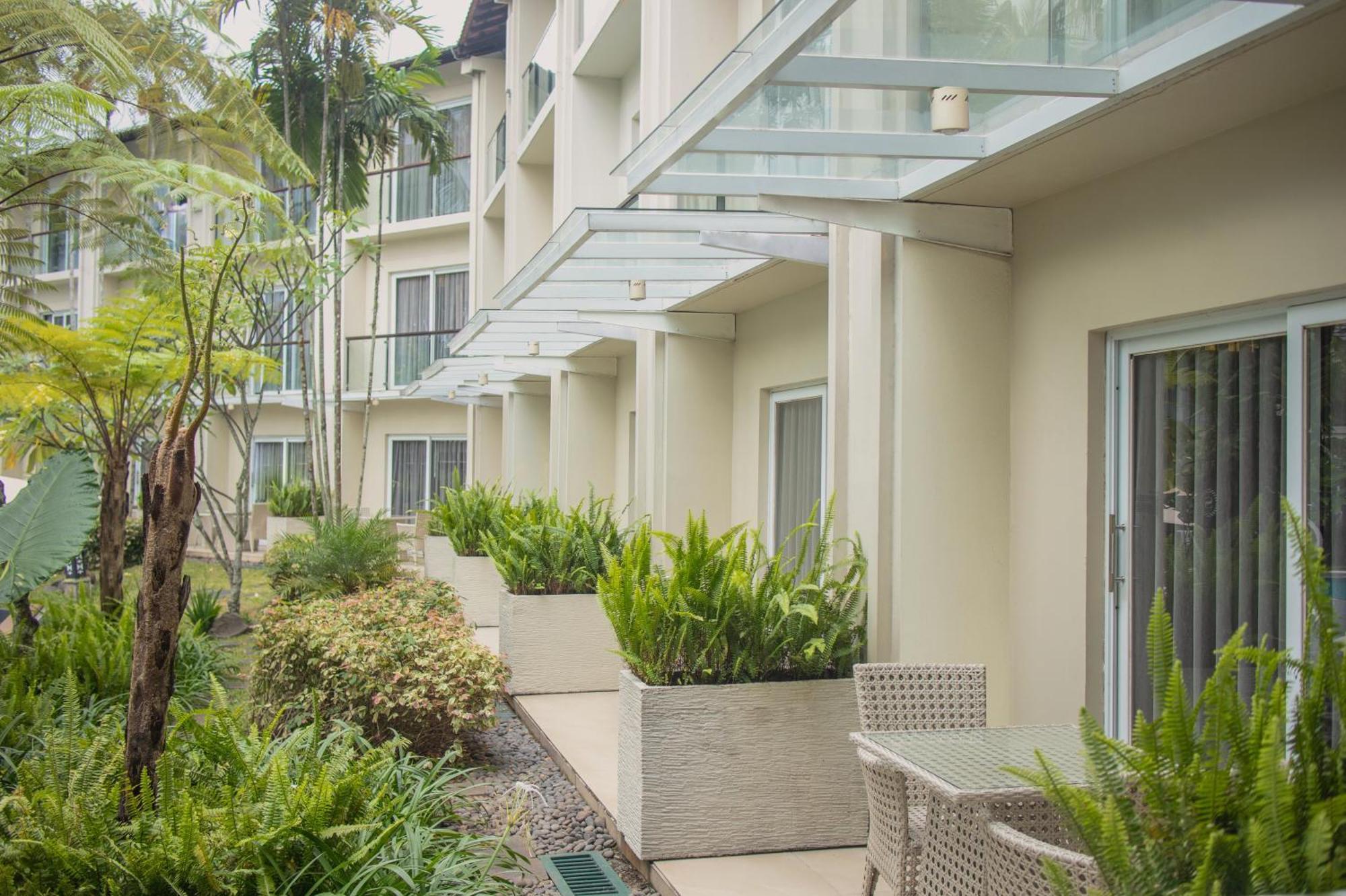 Sheraton Bandung Hotel & Towers Exterior foto