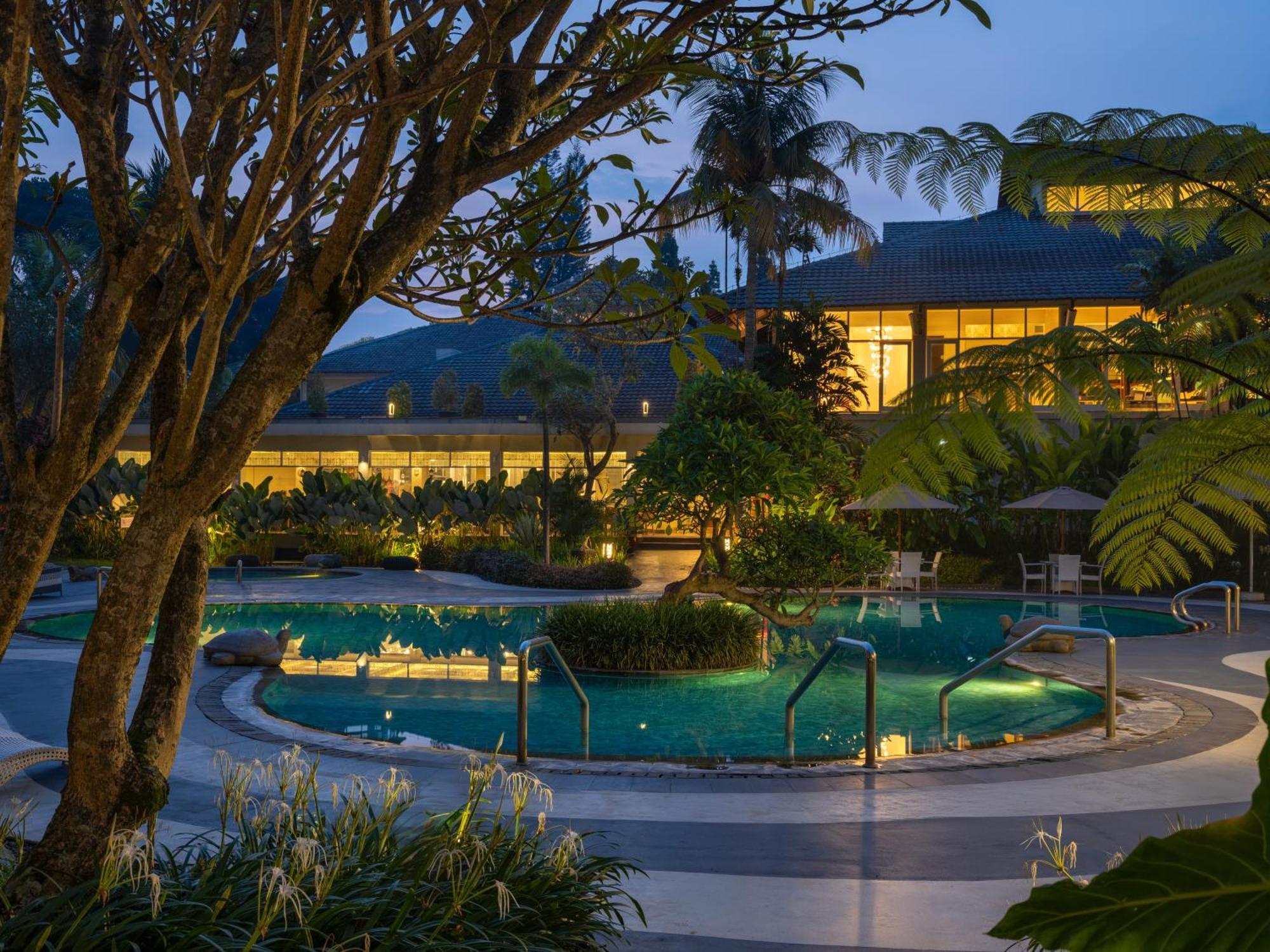 Sheraton Bandung Hotel & Towers Exterior foto