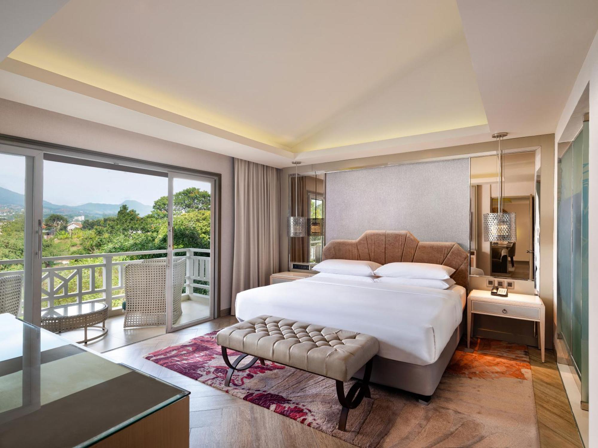 Sheraton Bandung Hotel & Towers Exterior foto